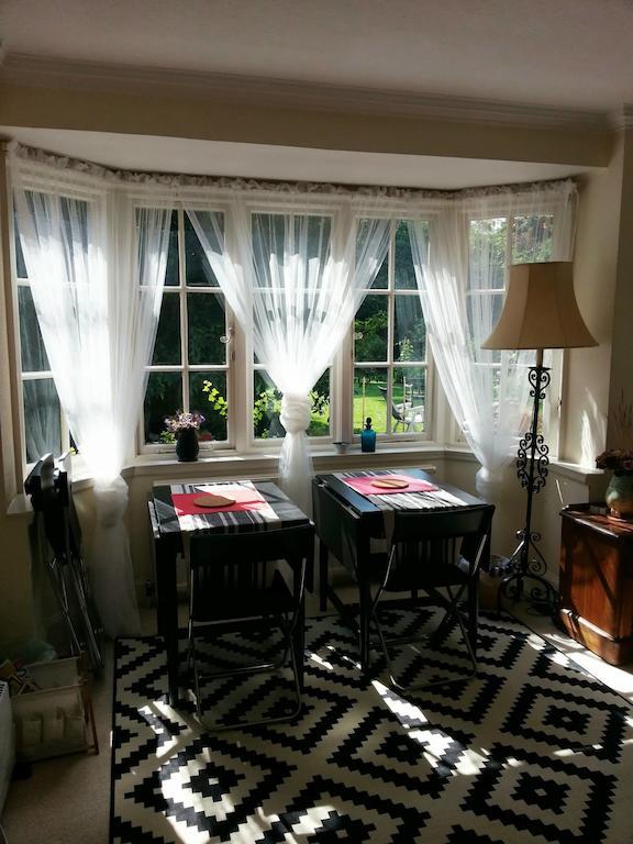 Claygate Rosemead Guest House מראה חיצוני תמונה