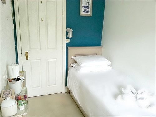 Claygate Rosemead Guest House מראה חיצוני תמונה